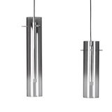 Zwei zylindrische LED-Hängeleuchten aus Metall und Glas, von der Seite betrachtet.