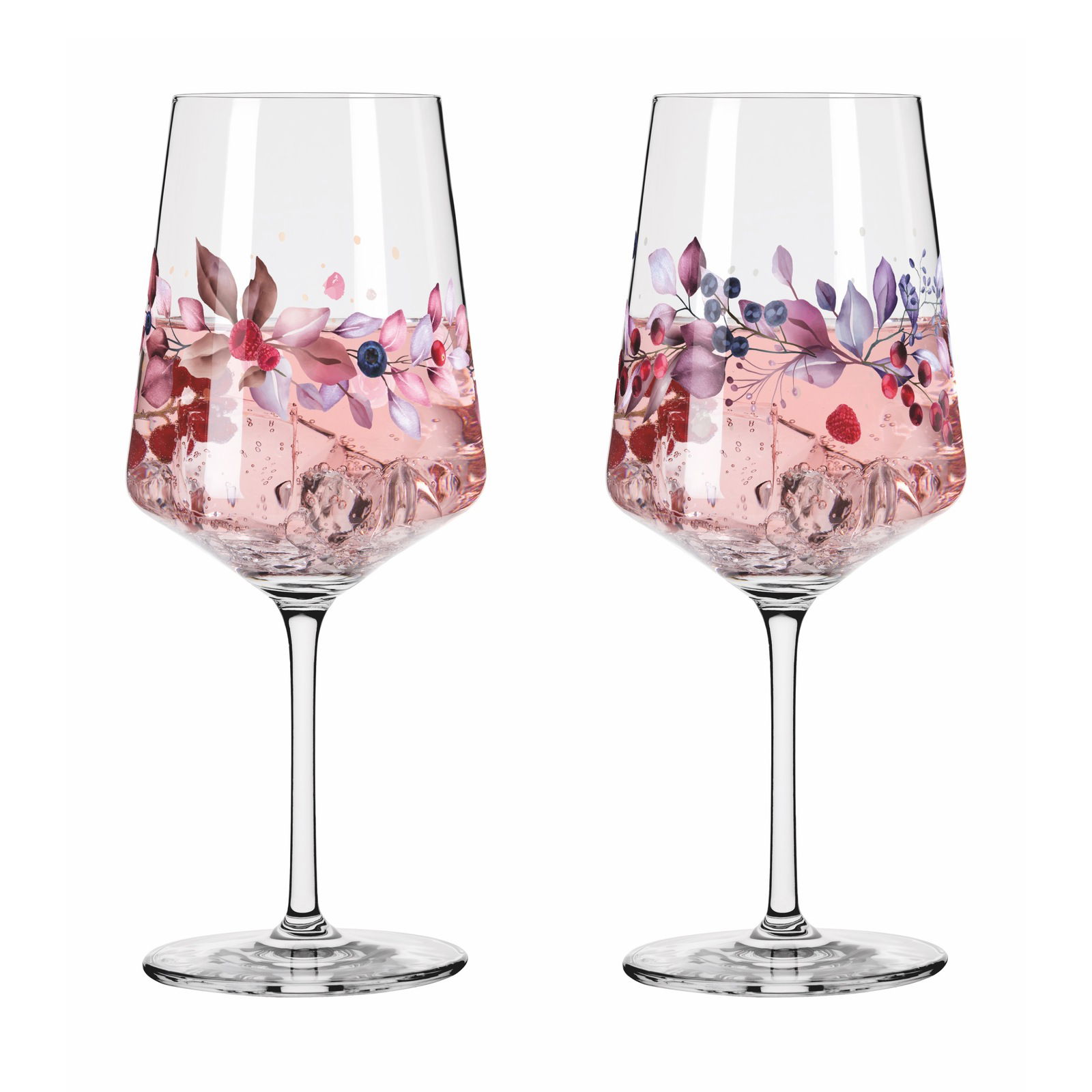 Zwei elegante Weingläser mit floralen Mustern und rosa Getränk, seitliche Perspektive.