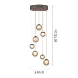 Moderne LED-Pendelleuchte mit sieben kugelförmigen Lampen, hängend von einer runden Deckenhalterung, Perspektive von der Seite