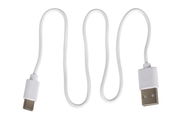 Weißes USB-Kabel mit USB-A- und USB-C-Anschlüssen, von oben betrachtet