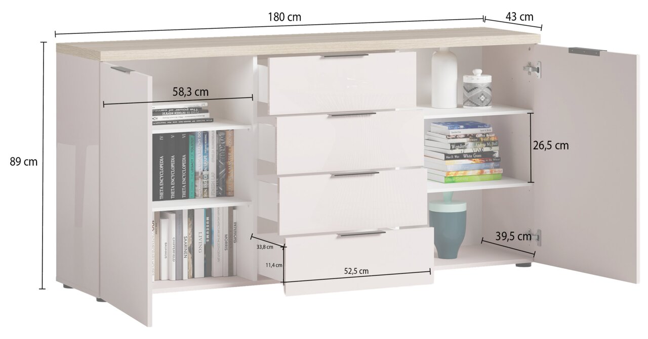 Weißes Sideboard mit vier Schubladen in der Mitte, links ein offenes Regal mit Büchern und rechts ein Schrank mit zwei Fächern, aus der Perspektive von vorne betrachtet.
