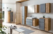 Moderner Badezimmer-Unterschrank in Holzoptik mit grauen Fronten, seitliche Perspektive