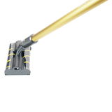 Ansicht von oben auf eine goldene Staubsaugerbürste des INVICTUS X8 3er Set Hartboden, ideal für Hartböden.