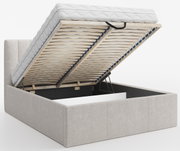 Polsterbett mit hochgeklappter Matratze und Stauraum, seitliche Perspektive
