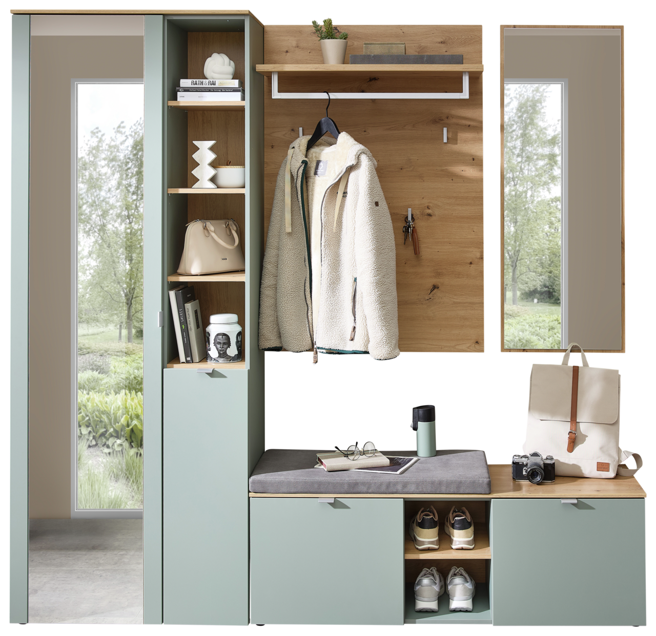 Garderoben-Set in modernem Design mit grünlichen Schränken, Holzdetails und Sitzbank, aus der Frontalperspektive fotografiert.