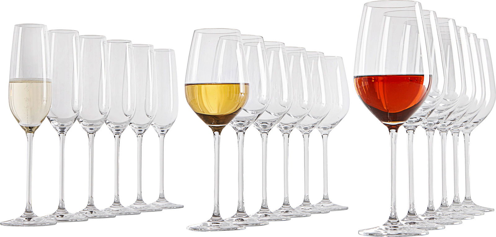 Set aus 18 eleganten Kelchgläsern, teilweise gefüllt mit verschiedenen Getränken, seitliche Perspektive