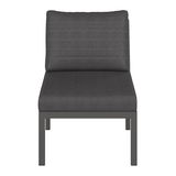 Frontale Ansicht eines modernen Loungemittelteils mit grauem Polster und Metallrahmen.