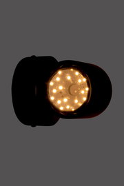 LED-Wandleuchte mit warmem Licht, seitliche Perspektive