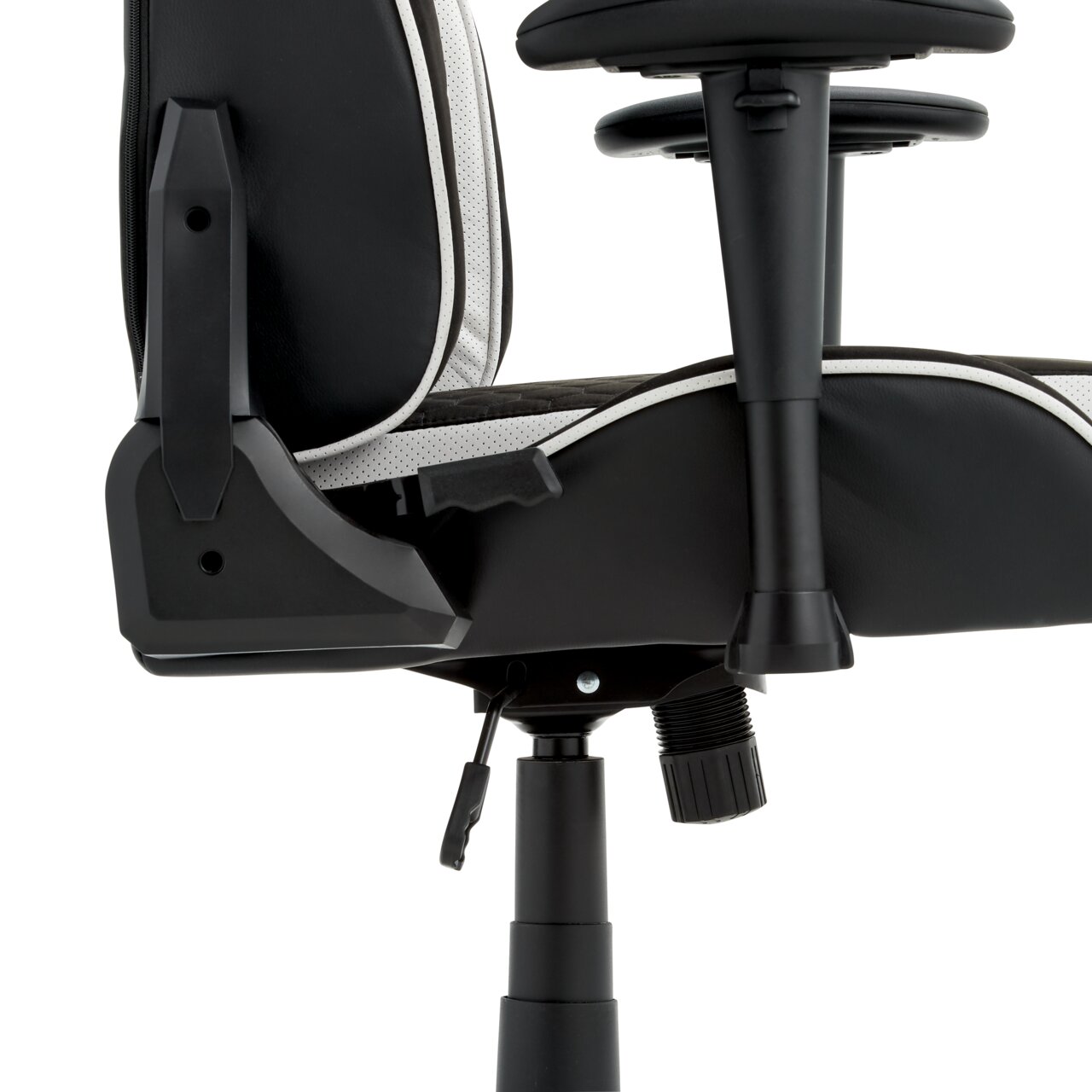 Seitliche Nahaufnahme eines Gaming Stuhls mit Armlehne und verstellbarem Mechanismus