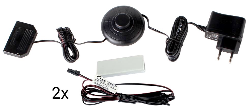 Z2 Glasbodenbeleuchtungs-Set 2er LED-Set mit Netzteil (EU-Stecker), rundem Fußschalter und zwei LED-Modulen mit Anschlusskabeln, Draufsicht auf weißem Hintergrund