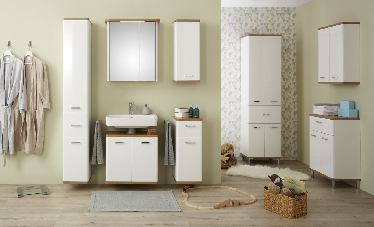 XORA Wandschrank NALA Moderner Badezimmer-Wandschrank in Weiß mit Holzdetails, frontal abgebildet.