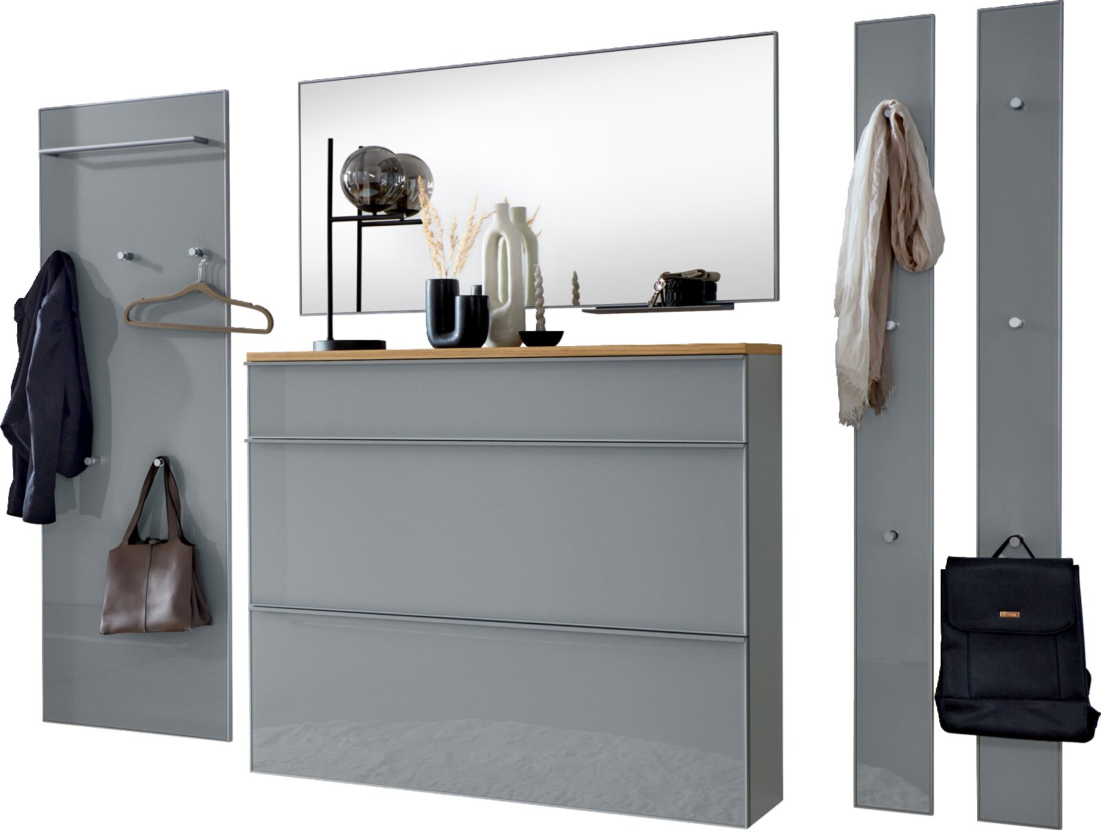 Modernes Flur-Garderoben-Set in Grau mit Schuhschrank und Holzablage, großem Wandspiegel sowie zwei Garderobenpaneelen mit Haken und Kleiderstange, frontal in leichter Schrägansicht dargestellt
