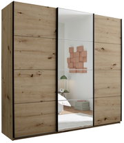 Großer Schwebetürenschrank in heller Holzoptik mit zwei Holz-Schiebetüren und mittlerer Spiegeltür mit schwarzen Rahmenleisten, freigestellt in frontaler Perspektive mit leichtem Blick von links
