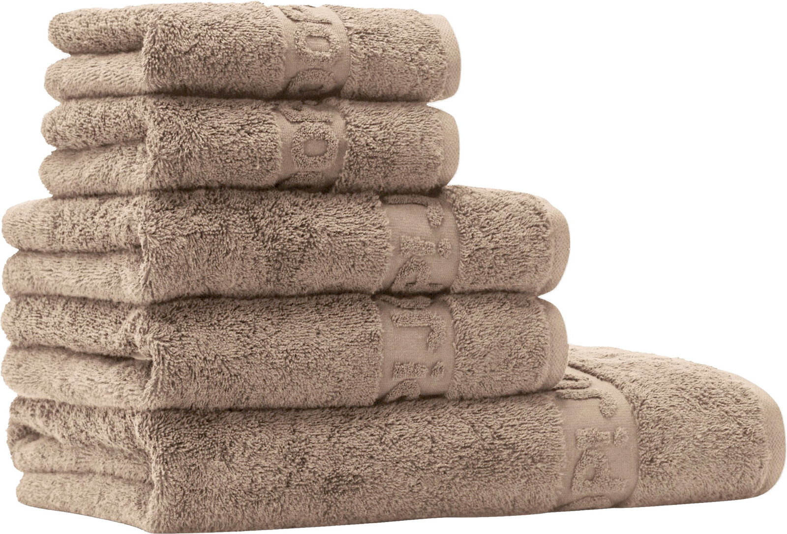 Stapel aus fünf gefalteten, flauschigen Handtüchern in Taupe/Beige mit dekorativer Bordüre, freigestellt auf weißem Hintergrund, Frontansicht leicht seitlich