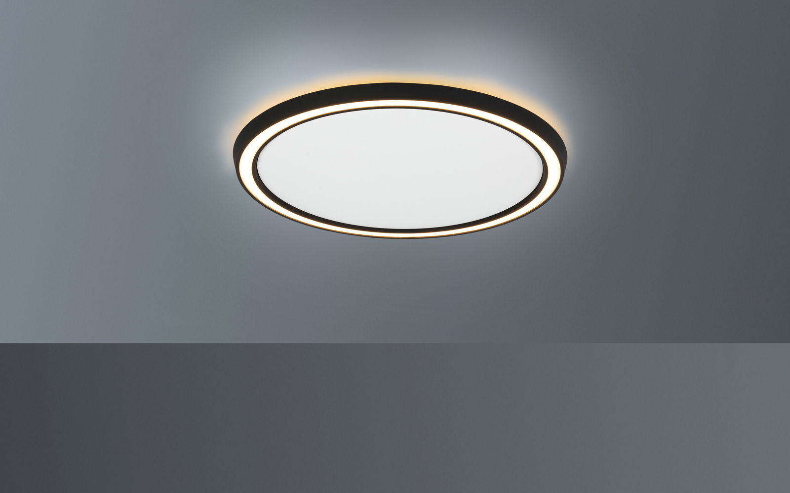 Bopp LED-Deckenleuchte SMART Runde LED-Deckenleuchte mit modernem Design, seitliche Perspektive