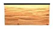 Wandleuchte mit Holzoptik, frontal betrachtet
