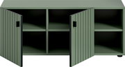 Grünes Sideboard/Kommode mit zwei geöffneten Lamellentüren, schwarzen Griffen und mehreren Innenfächern, Frontansicht leicht von oben
