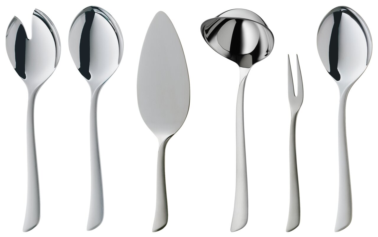 Sechs verschiedene Besteckteile aus Edelstahl, darunter ein Salatbesteck, ein Tortenheber, eine Suppenkelle, eine Gabel und ein großer Löffel, frontal abgebildet.
