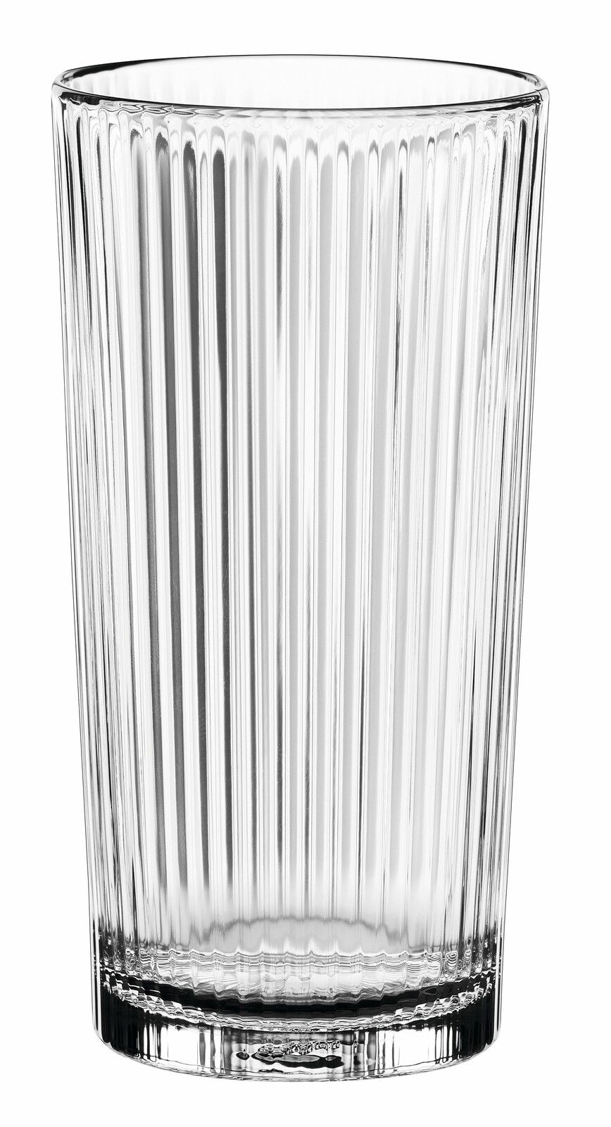 Großer, gerippter Glasbecher aus klarem Glas, frontal fotografiert.