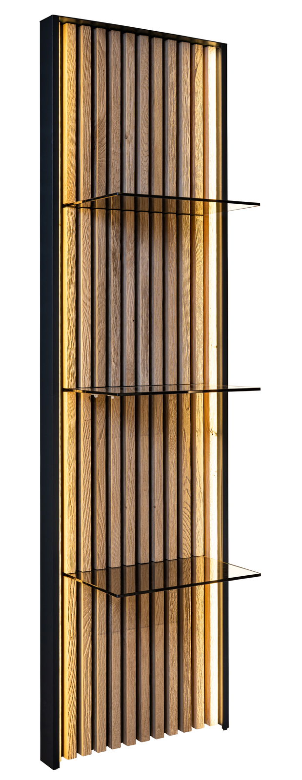 Wandpaneel mit vertikalen Holzlatten und integrierter Beleuchtung, seitliche Perspektive