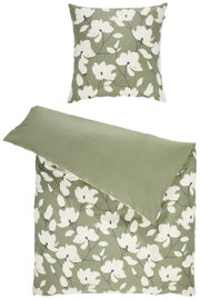 Bettwäsche-Set in Salbeigrün mit großem weißen Blumenmuster, Kissenbezug und Deckenbezug; Ansicht von vorn, Decke leicht aufgeklappt und Kissen separat darüber dargestellt