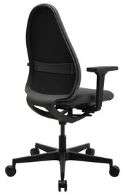 Rückansicht eines schwarzen Bürostuhls mit ergonomischer Rückenlehne und verstellbaren Armlehnen, auf Rollen.