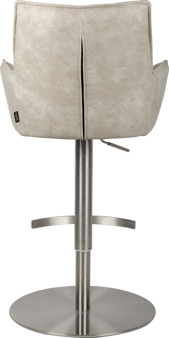 Rückansicht eines höhenverstellbaren Barstuhls mit hellgrauem, lederähnlichem Bezug, Armlehnen und gebürstetem Edelstahlgestell mit runder Bodenplatte und Fußstütze, freigestellt auf weißem Hintergrund.