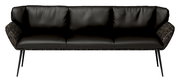 Schwarze Sitzbank mit gepolsterten Kissen und schlanken Metallbeinen, Frontalansicht.