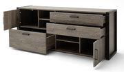 Holz-Sideboard mit offenen Schubladen und Türen, seitliche Perspektive
