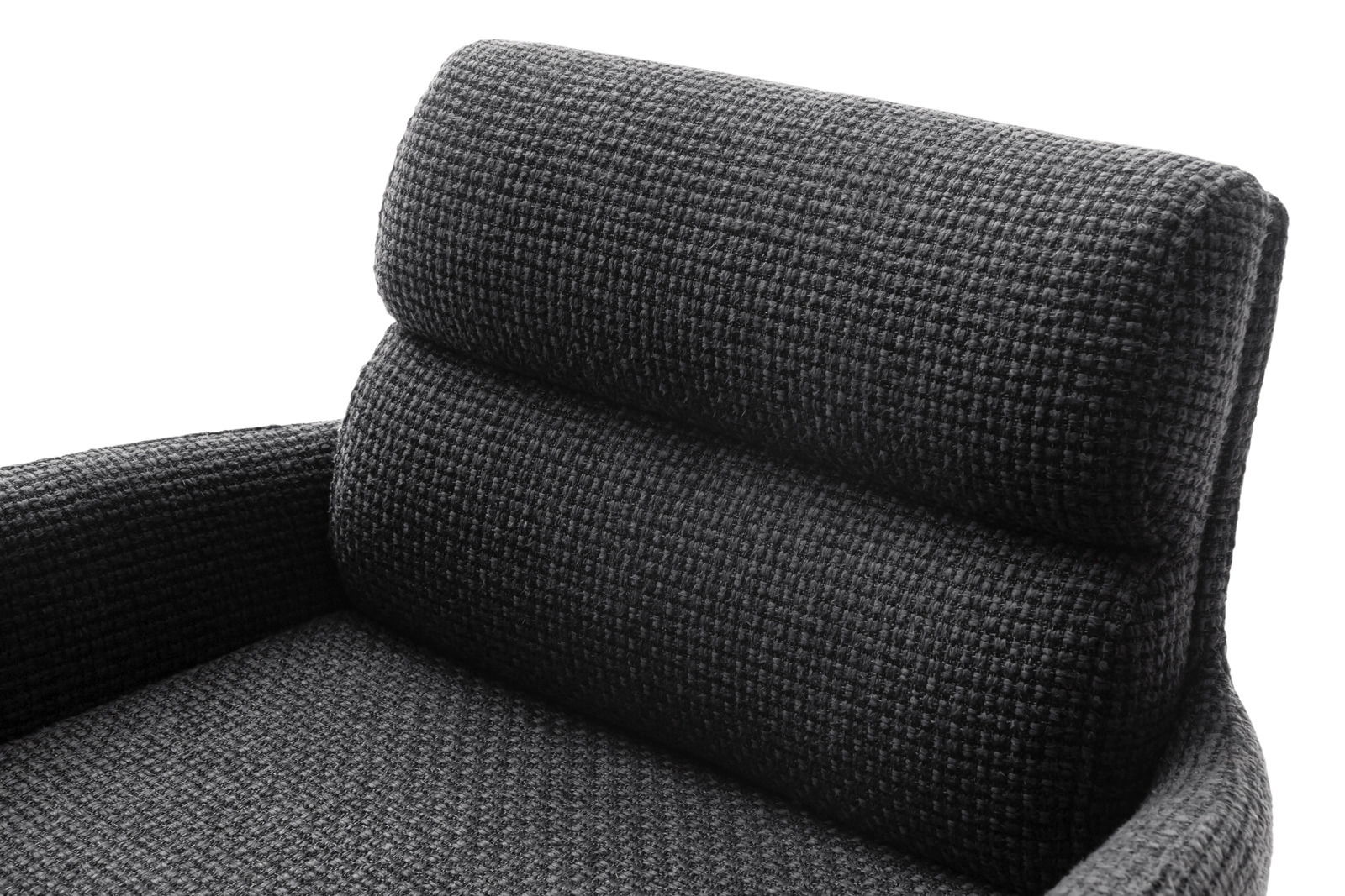 Nahaufnahme eines Barstuhls mit Armlehnen in dunklem Stoffbezug, Ansicht von der Seite