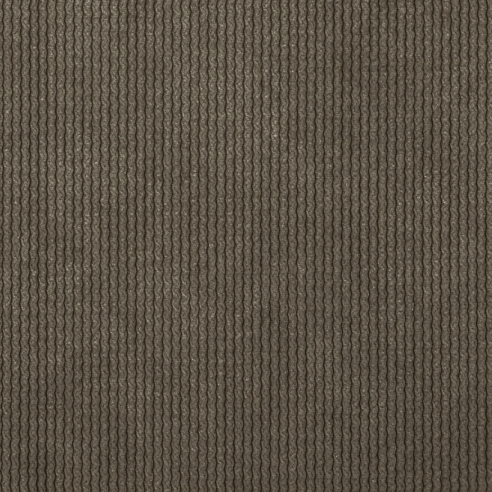 Nahaufnahme eines strukturierten, gerippten Stoffes in Braun, von oben betrachtet.