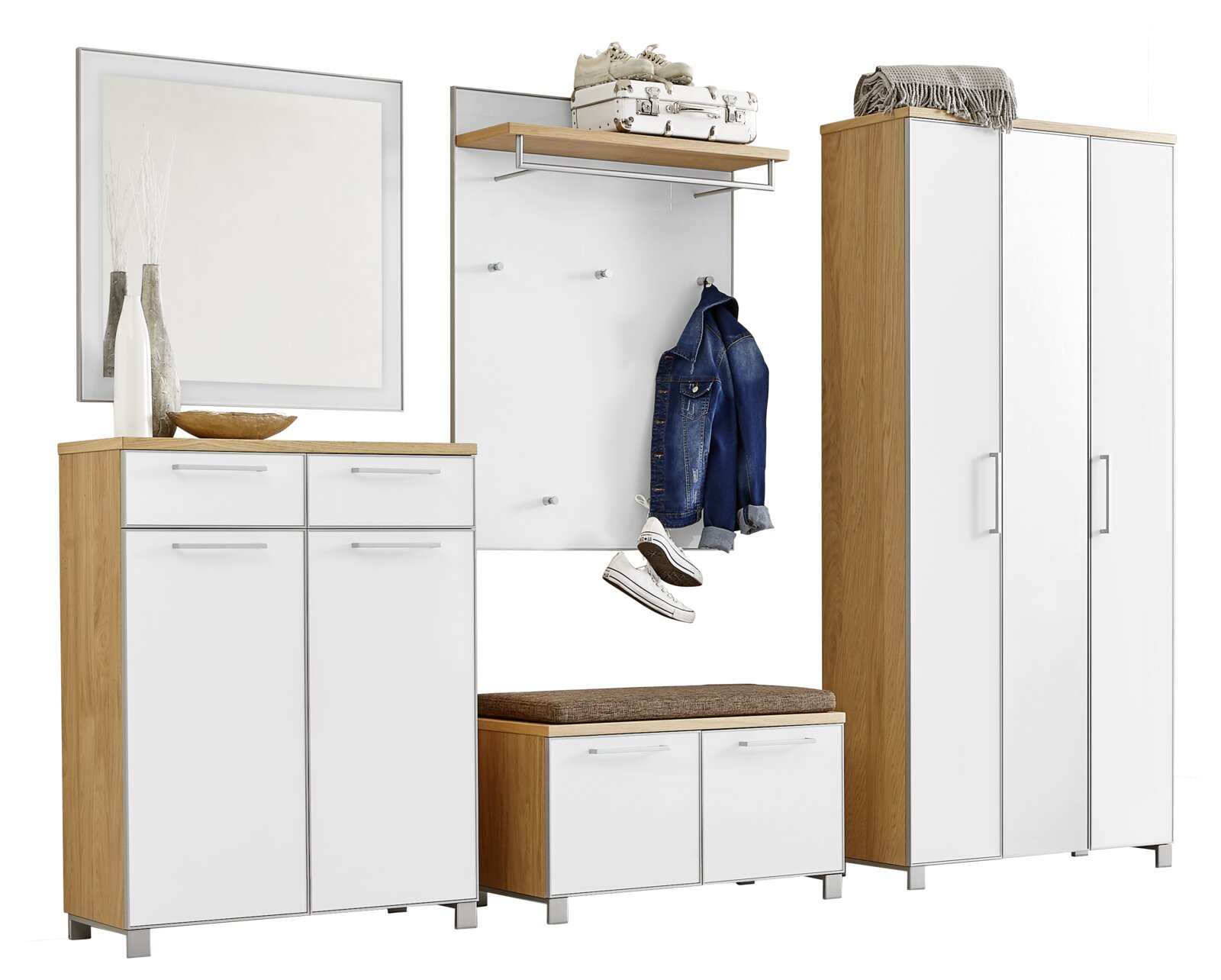 Garderoben-Set 6-tlg. in moderner Holz- und Weißoptik, bestehend aus einem großen Schrank, einer Kommode, einem Wandspiegel, einer Sitzbank mit Stauraum und einer Wandgarderobe mit Ablage. Frontalansicht.