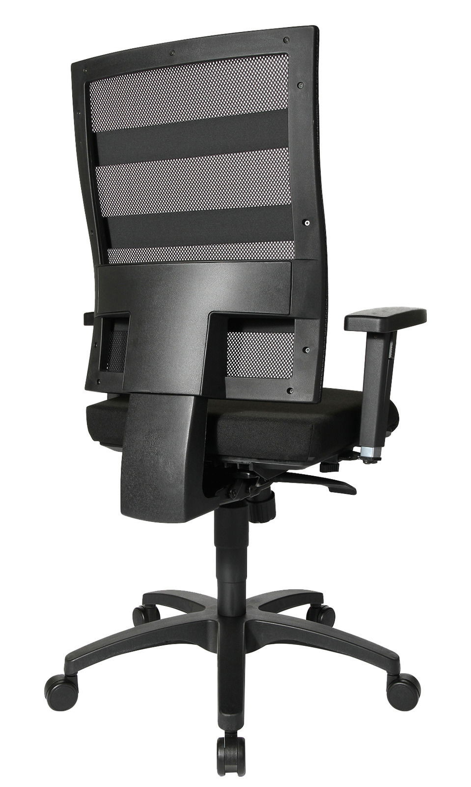 Rückansicht eines schwarzen Drehstuhls mit Netzrückenlehne und verstellbaren Armlehnen.