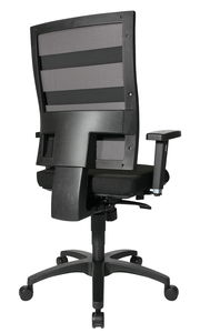 Rückansicht eines schwarzen Drehstuhls mit Netzrückenlehne und verstellbaren Armlehnen.