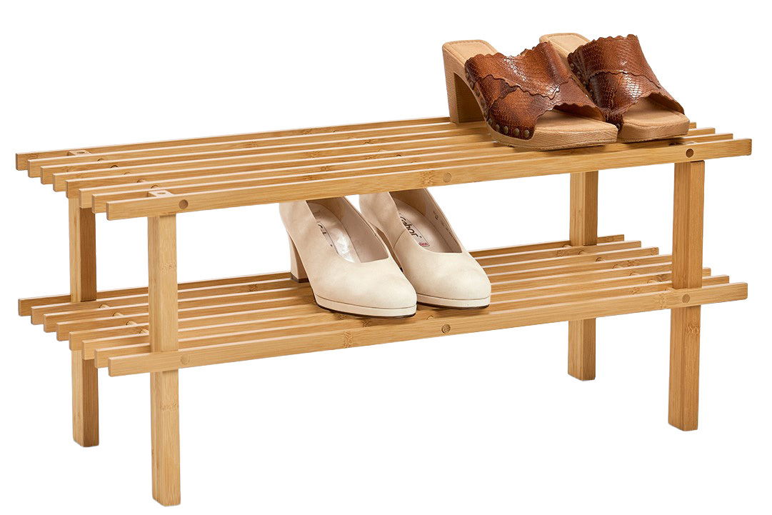 Schuhregal aus Holz mit zwei Ablagen, seitliche Perspektive, mit Schuhen darauf