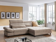 Beige hoekbank in een moderne woonkamer, zijaanzicht