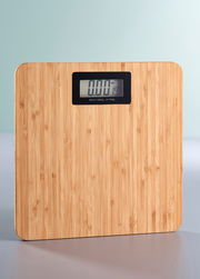 Digitale Personenwaage aus Bambus mit LCD-Display, Vorderansicht