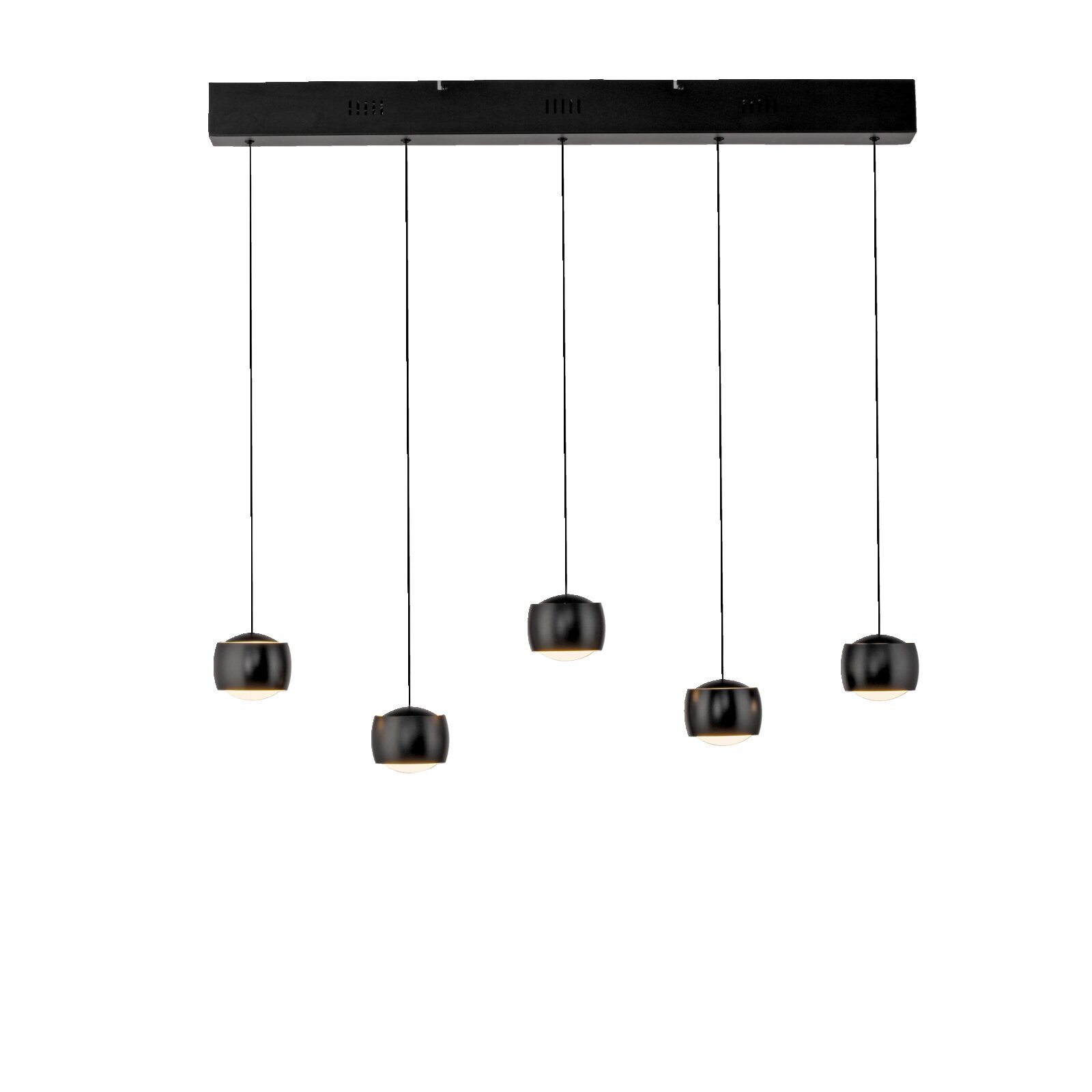 Moderne hanglamp met vijf zwarte, bolvormige lampenkappen, die aan dunne kabels aan een rechthoekige plafondbevestiging hangen. Zijaanzicht.