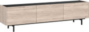 Modern tv-lowboard van licht hout met drie deuren, een zwart bovenblad en metalen poten, gezien vanaf de zijkant