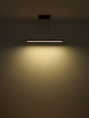 Moderne Hängeleuchte ETHAN von Globo Lighting, seitliche Perspektive, leuchtet warmes Licht an die Wand.