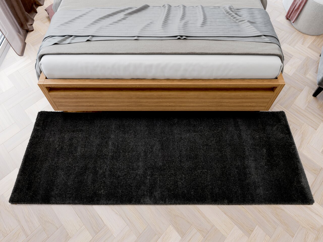 OCI Hochflor-Teppich SOFT DREAM Schwarzer Hochflor-Teppich vor einem Bett aus Holz, Vogelperspektive