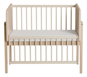 Anstellbett aus Holz mit Gitterstäben, frontal betrachtet