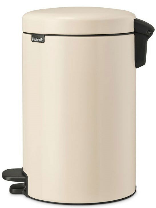 Beiger Treteimer aus seitlicher Perspektive mit schwarzem Pedal und Deckelgriff.