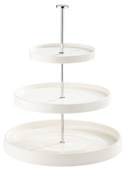 Dreistöckige Etagere aus weißem Porzellan mit Metallstange, seitliche Perspektive