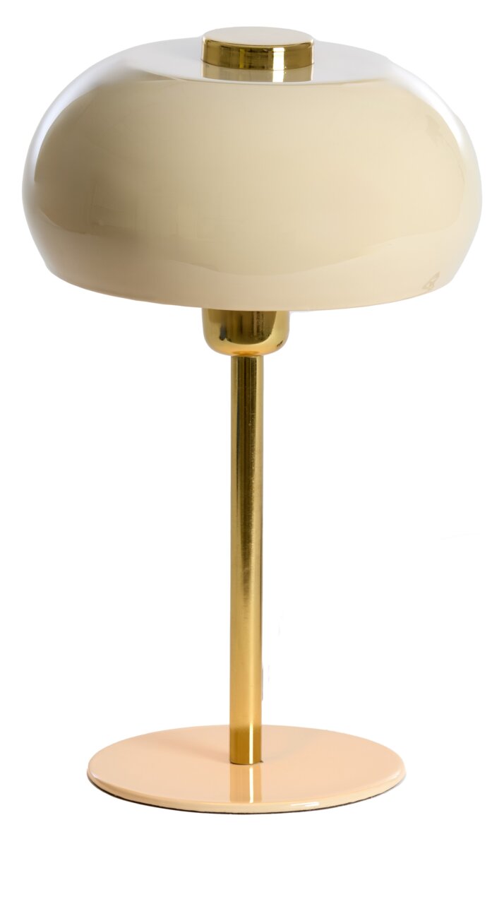Elegante Tischleuchte mit goldenem Ständer und cremefarbenem Schirm, seitliche Perspektive