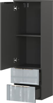 Schwarzer Mediumschrank mit einer offenen Tür und zwei geöffneten Schubladen, Perspektive von vorne.