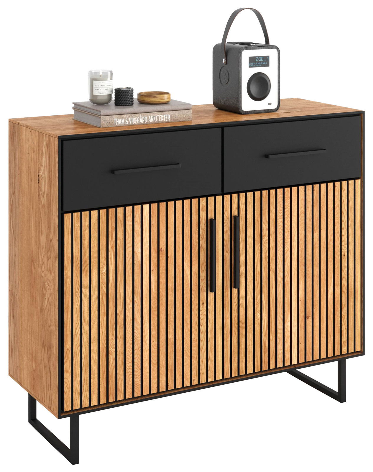 Modernes Sideboard aus Holz mit schwarzen Akzenten, zwei Schubladen und zwei Türen, frontal abgebildet.