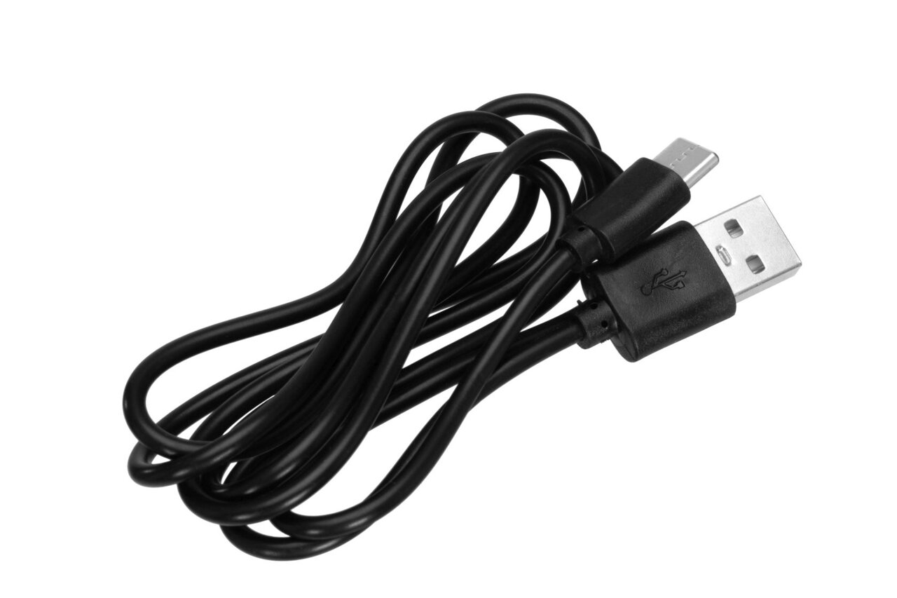 Schwarzes USB-Ladekabel mit USB-A- und Micro-USB-Stecker, seitliche Perspektive