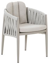 Moderner Gartensessel mit geflochtenem Design, seitliche Perspektive