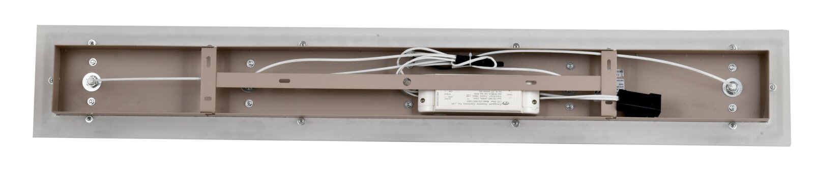 Achterkant van een rechthoekige led-plafondlamp met zichtbare bedrading en bevestigingselementen.